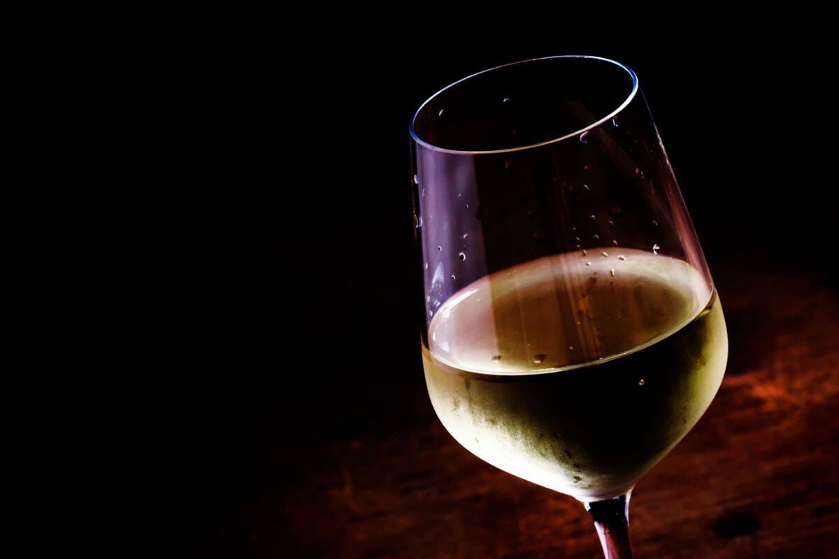 What This Means To Taste Dry White Wine