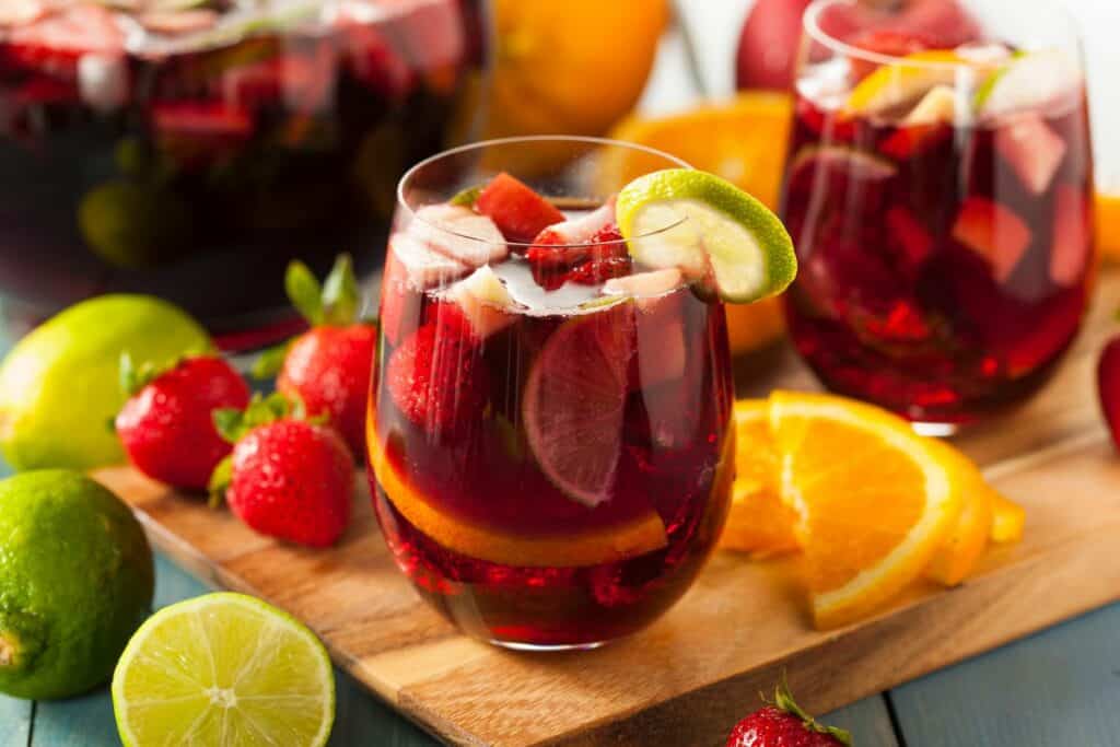 What Does Sangria Taste Like? [A Guide] - Tasty Vino